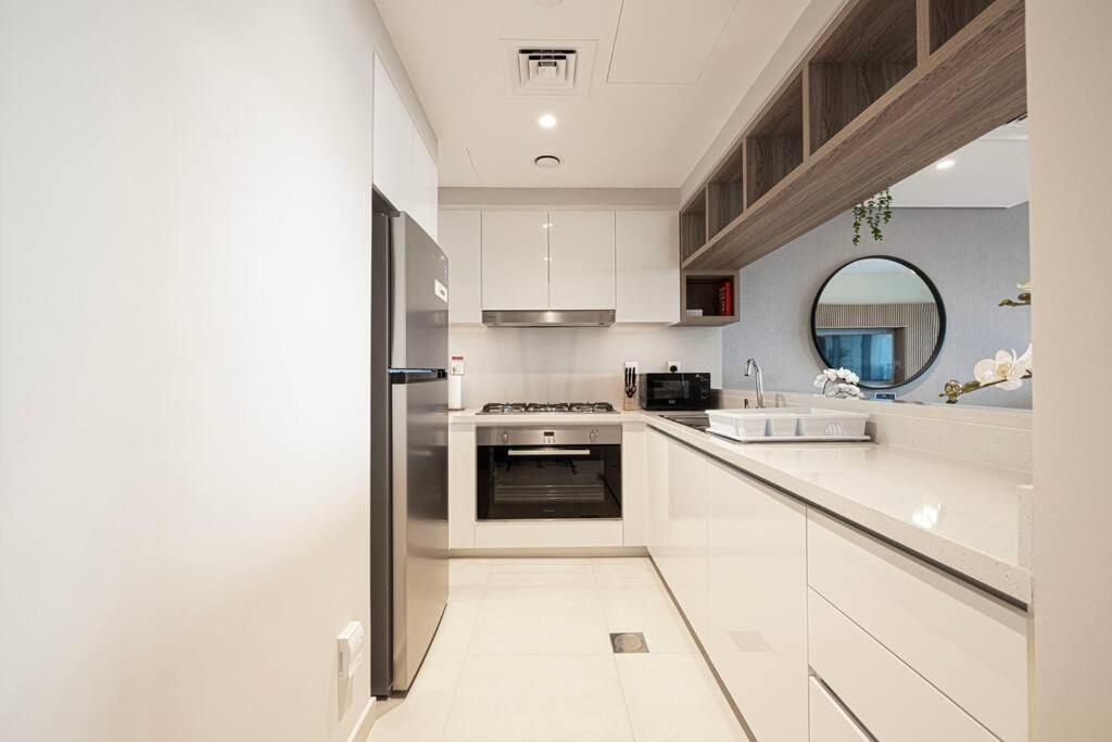 Magnificent - A Spacious 3 Bedroom With A Mesmerizing Burj Khalifa View Apartment