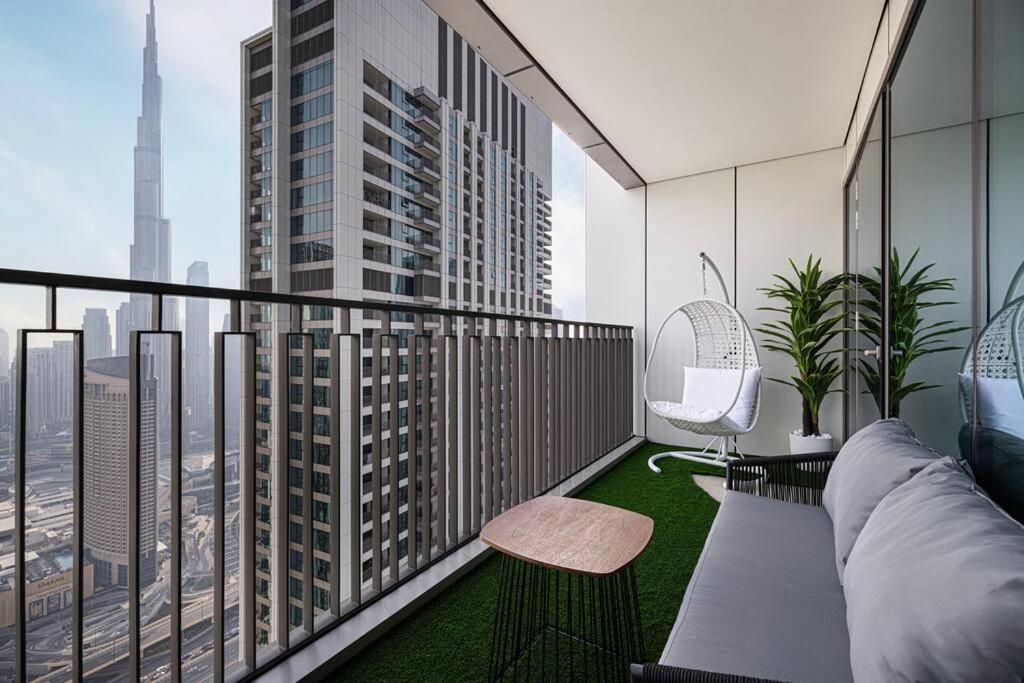 Magnificent - A Spacious 3 Bedroom With A Mesmerizing Burj Khalifa View Apartment *