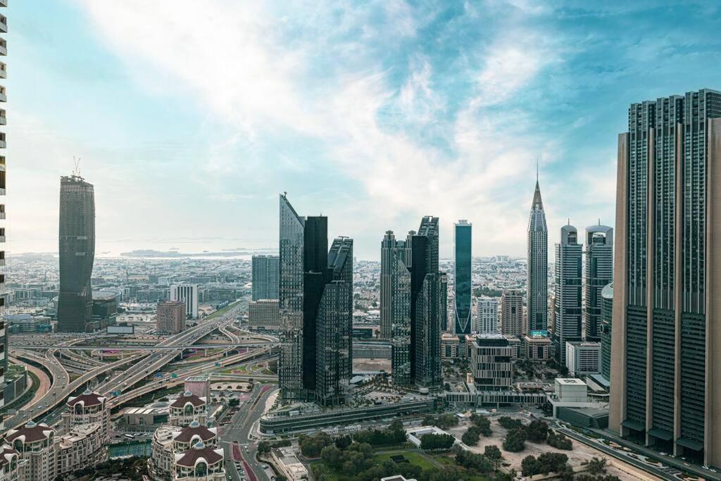 Magnificent - A Spacious 3 Bedroom With A Mesmerizing Burj Khalifa View Apartment *
